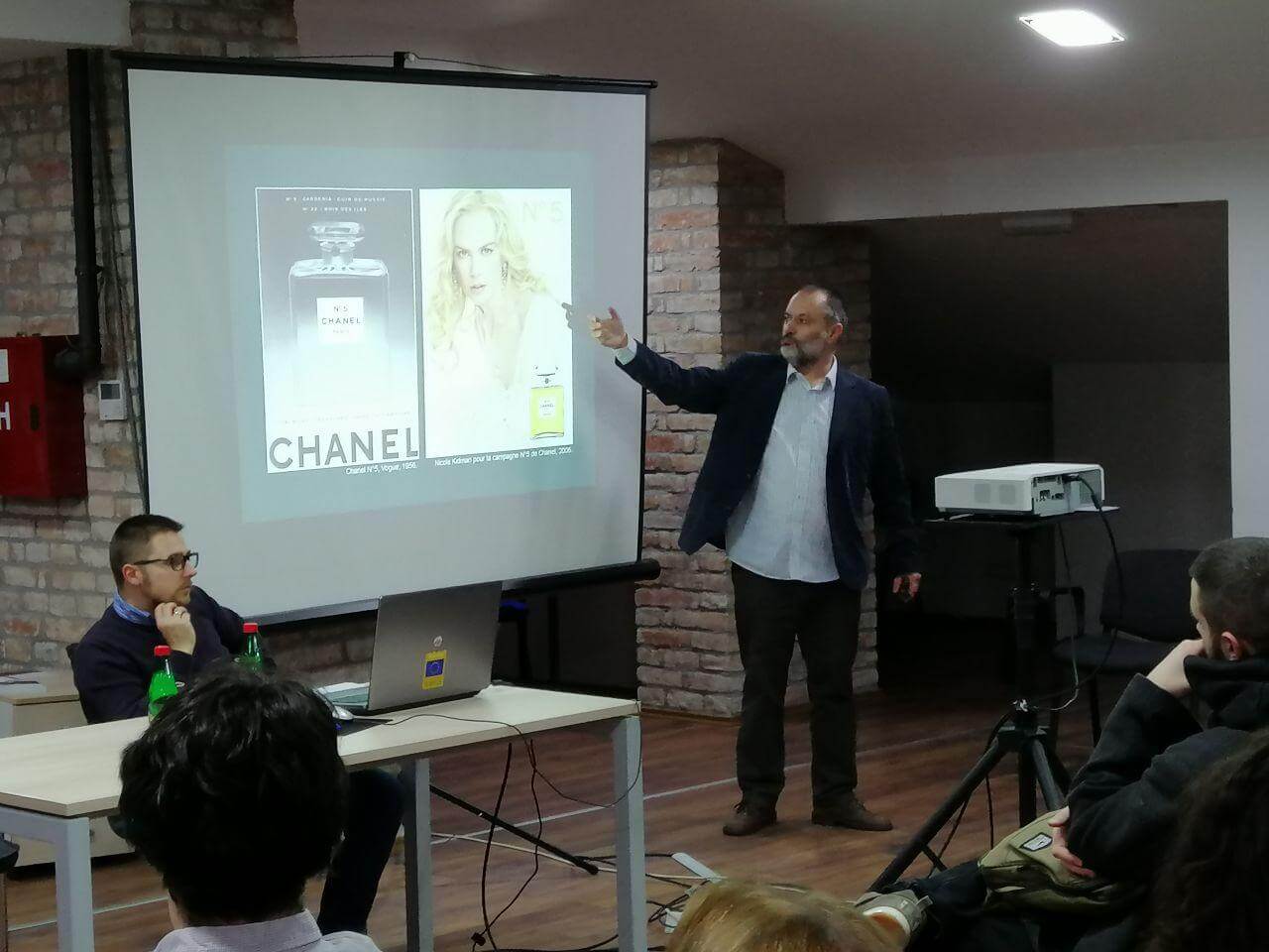 Dr Milan Radovanović održao predavanje “Uticaj vizantijske umetnosti na razvoj reklamne industrije”